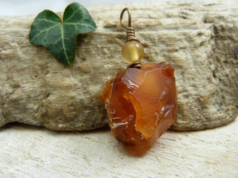 Karneol Anhänger Roh, Natürliche Halskette Mit Karneolanhänger, Geschenk Für Freundin, Schmuck Rohkristall Karneol Anhänger Roh, Natürliche Halskette Mit Karneolanhänger, Geschenk Für Freundin, Schmuck Rohkristall von caracoletta