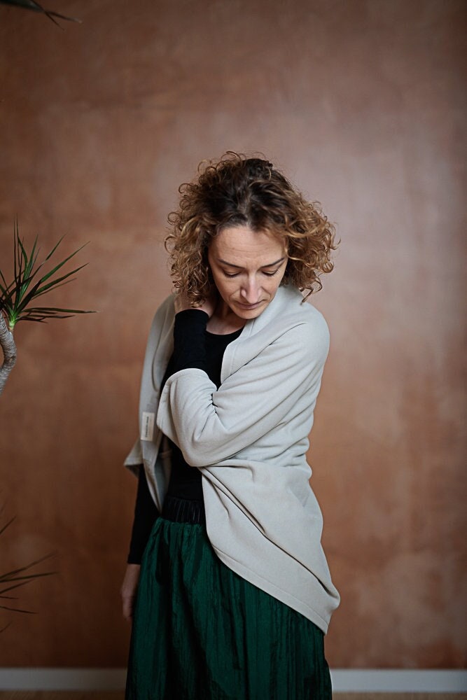Hochwertiger Handgefertigter Poncho Cape Mantel Weich, Kuschelig - Einzigartiger Stil Hochwertiger Handgefertigter Poncho Cape Mantel Weich, Kuschelig - Einzigartiger Stil von caracolinha