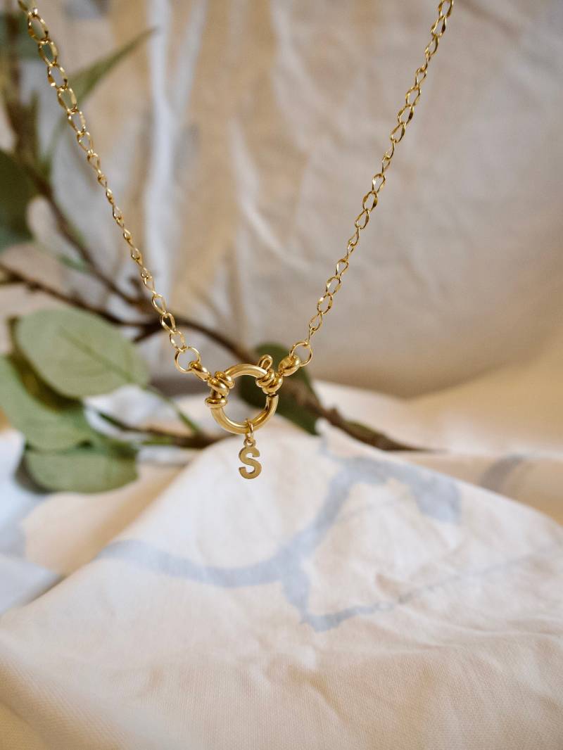 Personalisierte Feine Halskette/Kette Mit Bustaben Namenskette Geschenkidee Frau Geburtstagsgeschenk Individueller Schmuck von carinomiojewellery