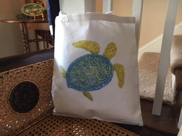 Schildkröte Einkaufstasche, Baby-Schildkröte-Einkaufstasche, Schürze, Kissenbezug Mit Kunst Von Ginger Sunde Charlotte Schildkröte Einkaufstasche, Baby-Schildkröte-Einkaufstasche, Schürze, Kissenbezug Mit Kunst Von Ginger Sunde Charlotte von carolinabagsllc