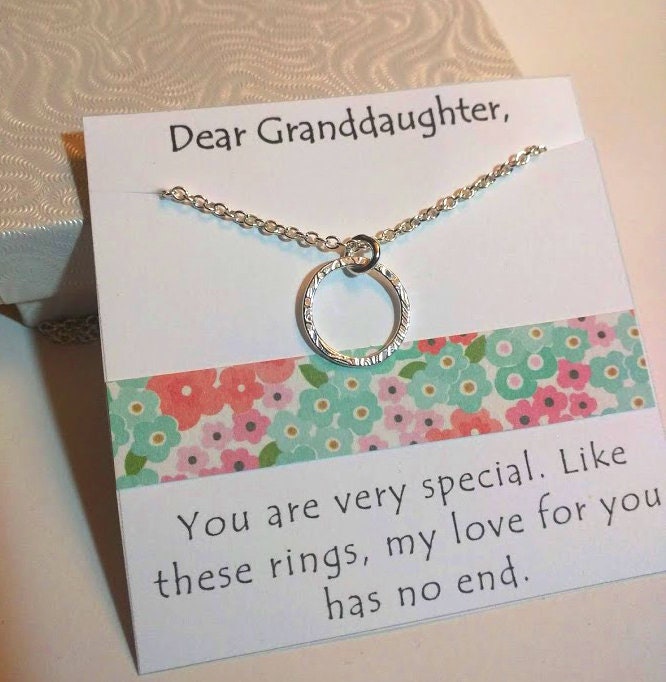 Silberne Enkelin Halskette - Sentimentaler Schmuck Weihnachtsgeschenk Für Familienschmuck Geschenk Von Der Oma Silberne Enkelin Halskette - Sentimentaler Schmuck Weihnachtsgeschenk Für Familienschmuck Geschenk Von Der Oma von carriehammdesigns
