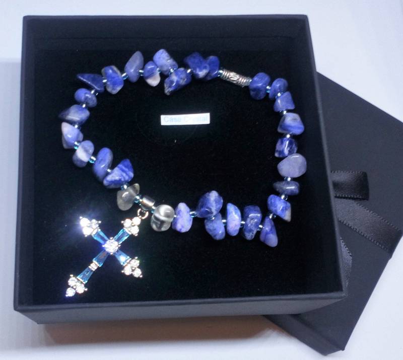 Dehnbares Sodalith Armband, Bergkristall Edelsteine Aus Der Casa De Dom Inacio, Brasilien, Gesegnet Von Johannes Gott von casacrystalz