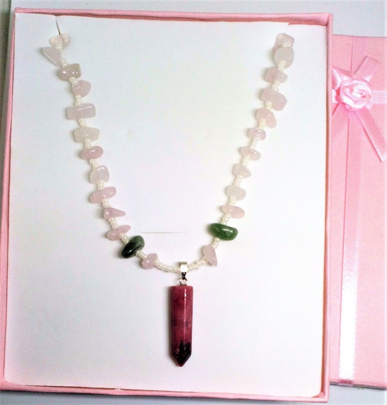 Rosenquarz-Halskette, Druzy Geode Anhänger, Aventurine Gems Casa Crystal Gesegnet Von John Of God Rosenquarz-Halskette, Druzy Geode Anhänger, Aventurine Gems Casa Crystal Gesegnet Von John Of God von casacrystalz