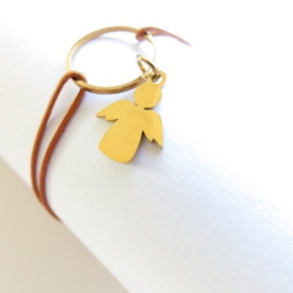 Lederarmband Mit Engelsanhänger Ref. 17585 von cciliacreativbijoux