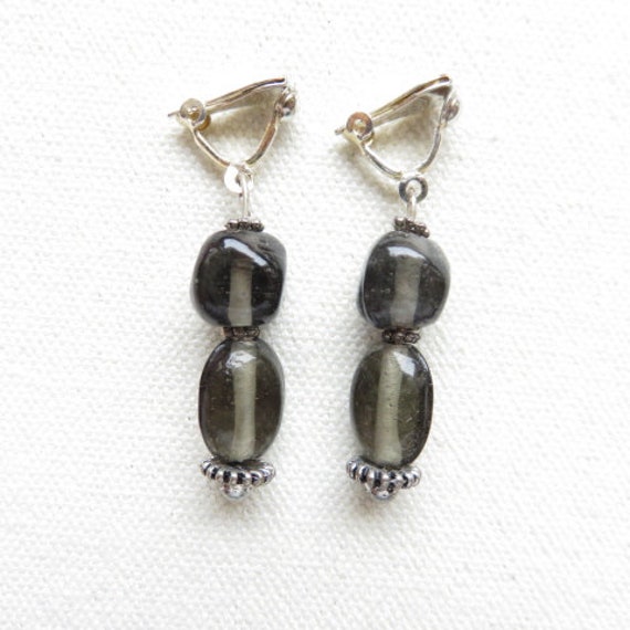 Ohrclips Aus Grauen Perlen Ref. 17667 von cciliacreativbijoux