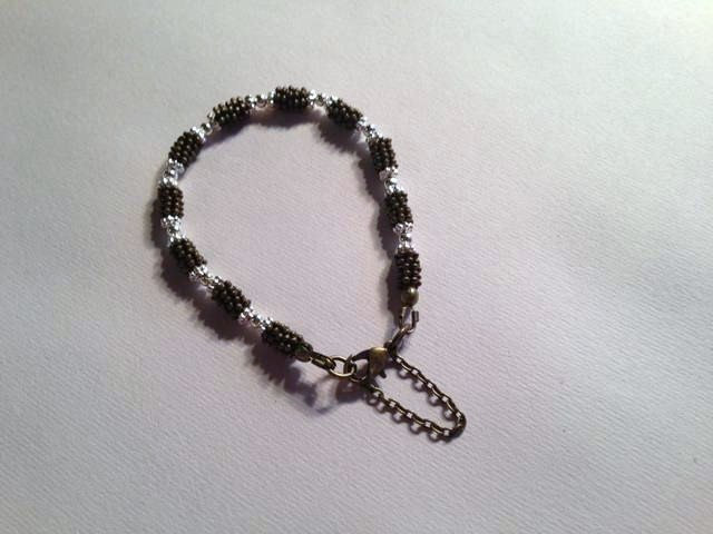 Gemischte Metall Armband Dünne Sicherheit Kette Messing Und Silber Schmuck Perlen Mode Einzigartige Gänseblümchen Segmente Layer Stack Gemischte Metall Armband Dünne Sicherheit Kette Messing Und Silber Schmuck Perlen Mode Einzigartige Gänseblümchen Segmente Layer Stack von cdjali