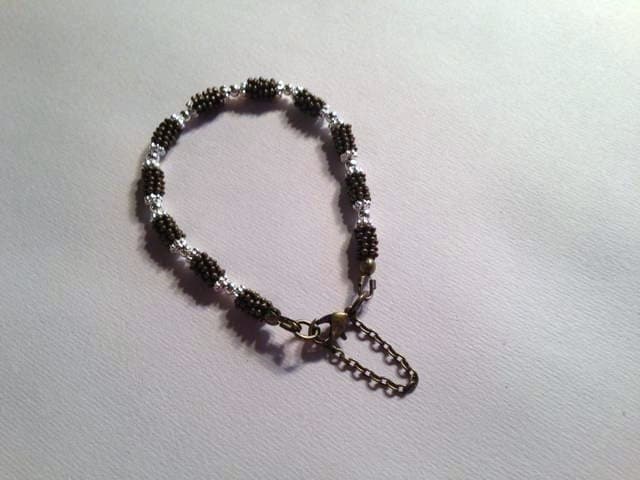 Gemischte Metall Armband Dünne Sicherheit Kette Messing Und Silber Schmuck Perlen Mode Einzigartige Gänseblümchen Segmente Layer Stack von cdjali