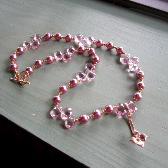 Mauve Halskette - Rosa Perlenschmuck Gelbgold Schmuck Hochzeit Brautjungfern Quarz Edelstein Statement Blumen Anhänger von cdjali