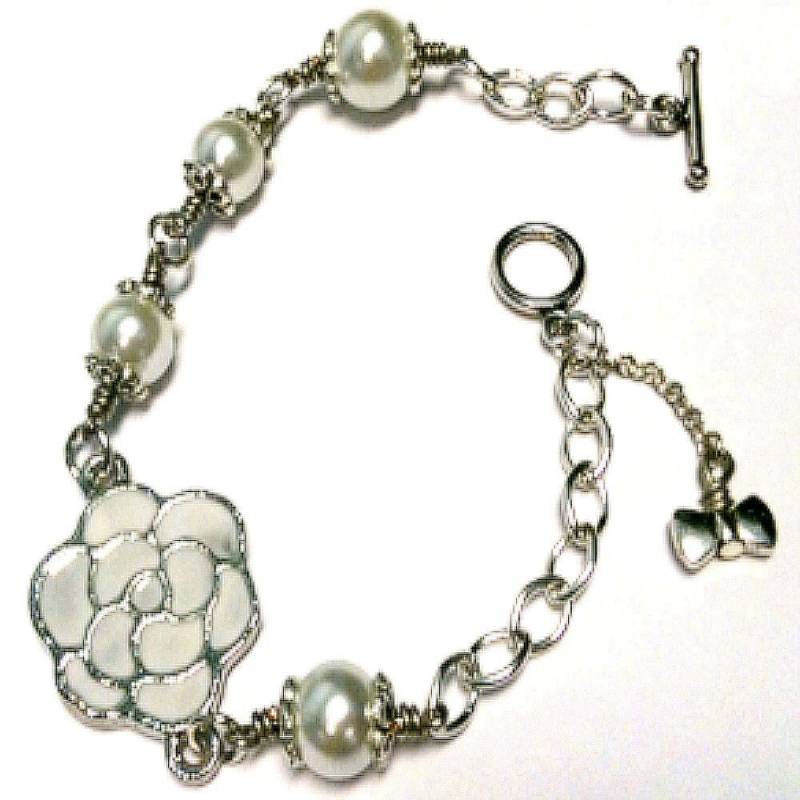 Perlenarmband - Juni Geburtsstein Schmuck Weiße Blume Hochzeitsschmuck Silberkette Brautjungfern von cdjali