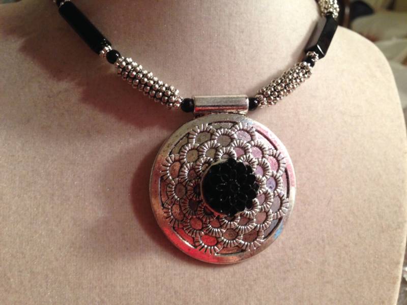 Schwarze Halskette - Silberschmuck Anhänger Schmuck Mode Perlen Blume Boho von cdjali