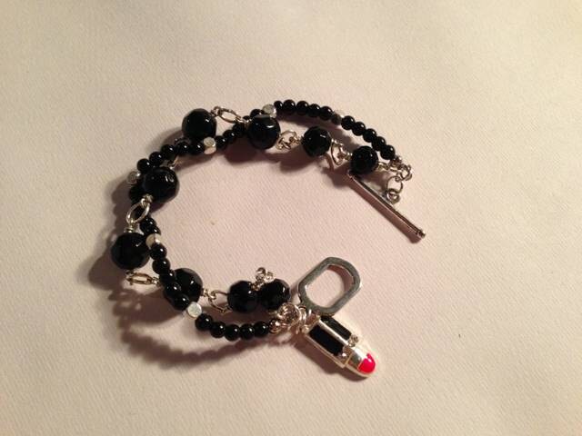 Schwarzes Armband Doppelstrang Schmuck Lippenstift Charm Silber Rot Handarbeit Unikat Geschenk Mode von cdjali
