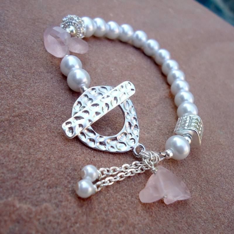 Weißes Perlen Armband - Rosa Schmuck Rosenquarz Edelstein Silber Delfin Anhänger Asymmetrisch 19 cm Knebel Luxe B-1 von cdjali