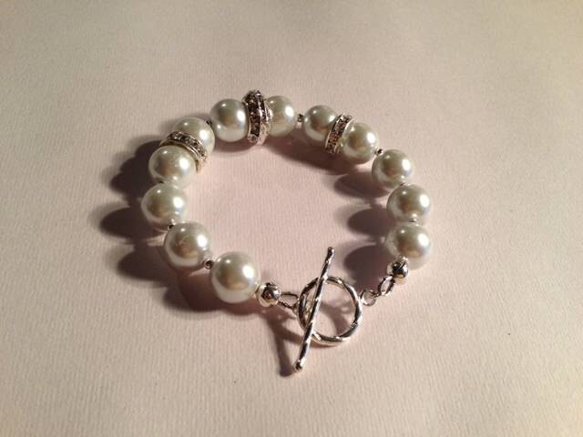 Weißes Perlenarmband - Hochzeitsschmuck Brautschmuck Brautjungfern Kristall Juni Geburtsstein von cdjali