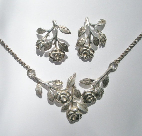 sterling Silber Rosen Und Blätter Halskette Ohrringe Set sterling Silber Rosen Und Blätter Halskette Ohrringe Set von cedarislandartist
