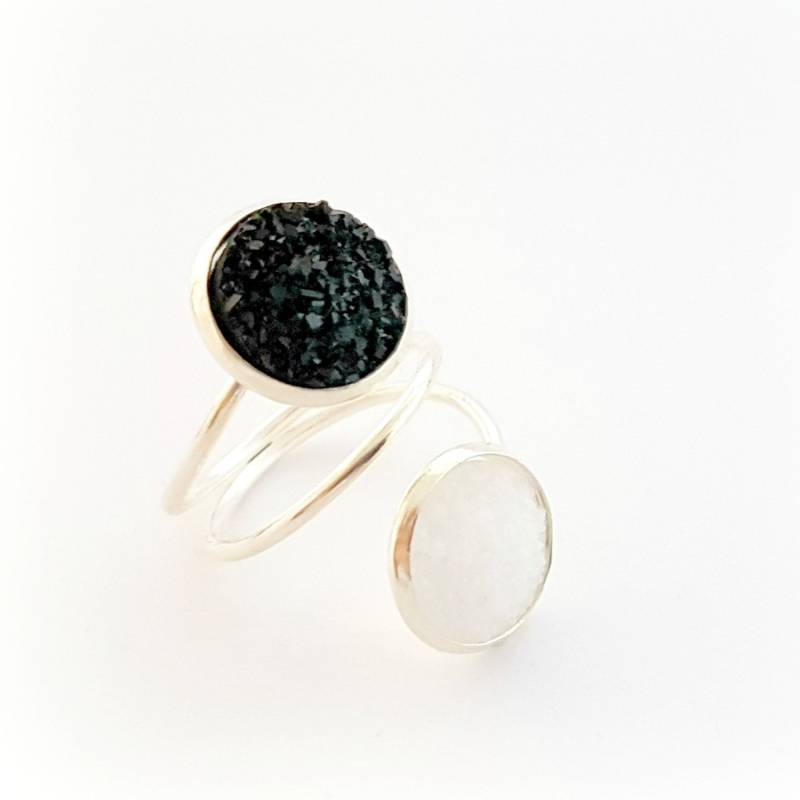 Schwarz Und Weiß Druzy Ring, Doppel-Ring, Größe 7 Geode Ring von celdeconail