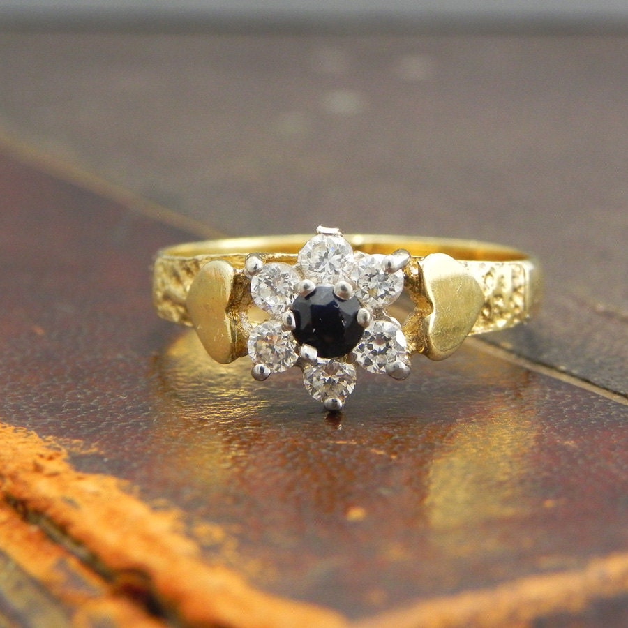 Sterling Silber Gold Vermeil Ring Mit Rund Geschliffenen Saphir Und Cz Steinen/Fine Schmuck Größe 9, 5 Sapphire Cluster Sterling Silber Gold Vermeil Ring Mit Rund Geschliffenen Saphir Und Cz Steinen/Fine Schmuck Größe 9, 5 Sapphire Cluster von celticfinds