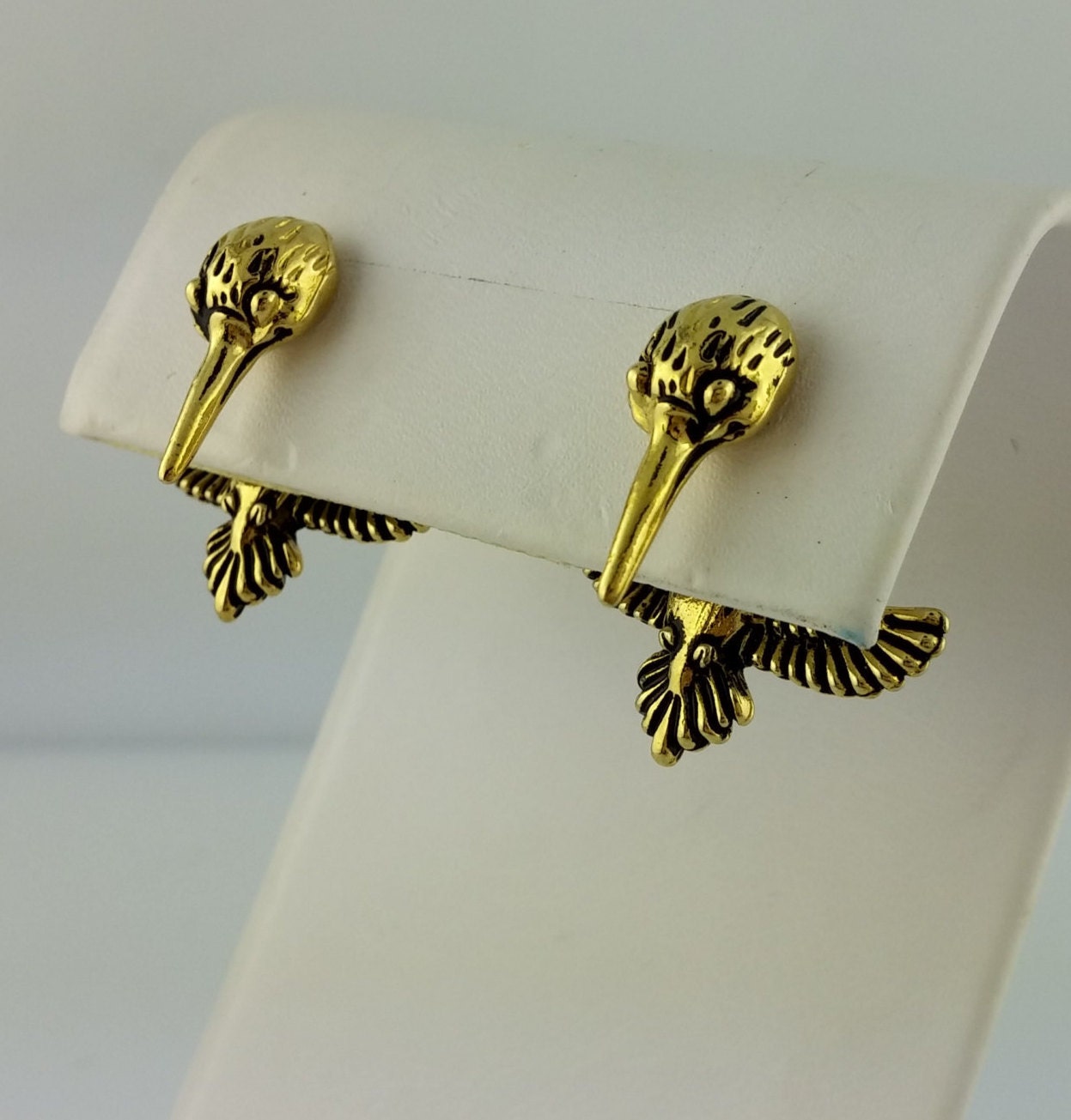 Vintage Vergoldete 3D Ohrstecker Kolibri Ohrringe von celtictreasures