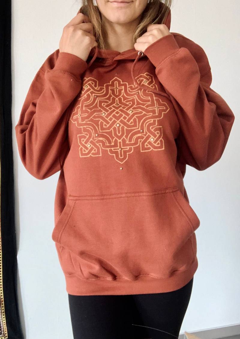 Endlosknoten Hoodie Gold Heilige Geometrie Hippie Goa Yoga Meditation Festival Kleidung Nieten Rot Orange Kapuze von celyst