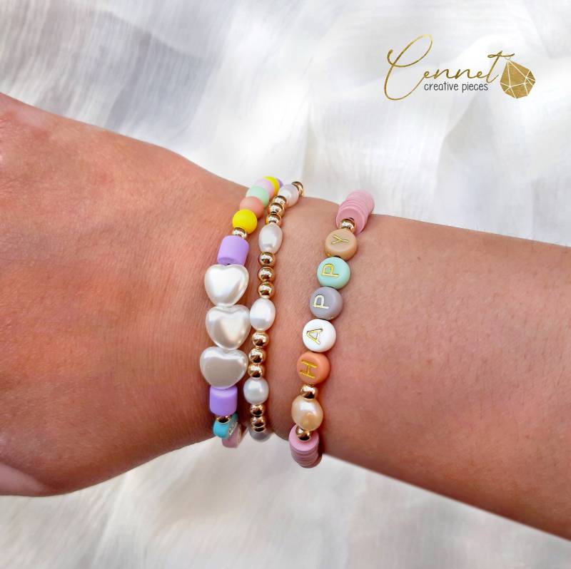 Fancy Colors Set | Armband Barockperlen Süßwasserperlen Vergoldet Pink Lila Bunt Armcandy Buchstaben Personalisierbar von cennetcreative