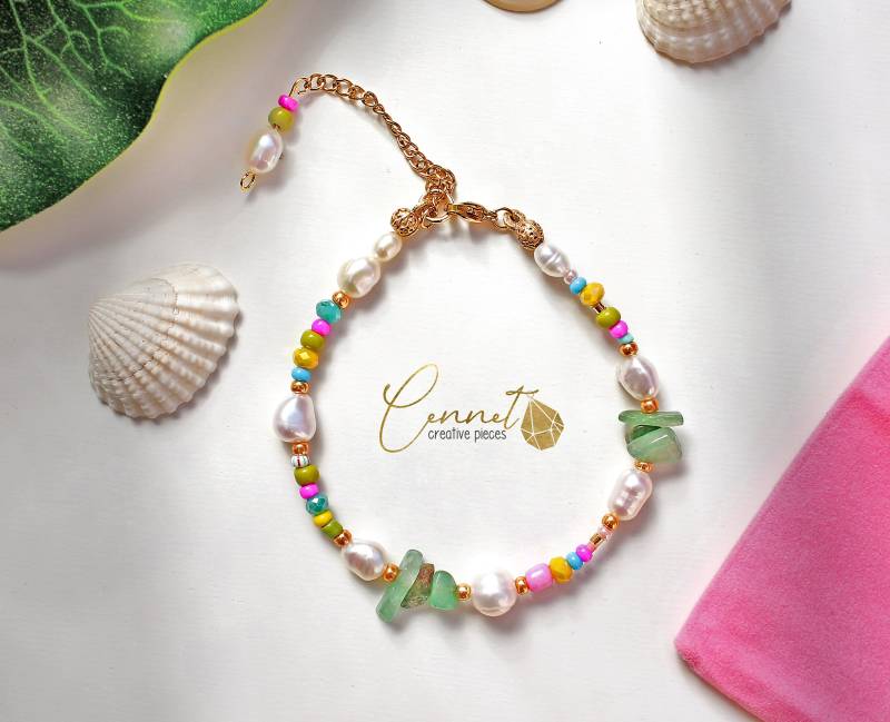 Green & Pearls | Armband Barockperlen Süßwasserperle Aventurin Grün Seed Beads Rocailles Edelstahl Gold Bunt Gelb von cennetcreative