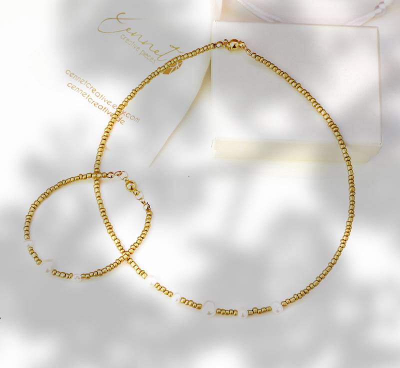 Pearly Gold Set | Armband + Halskette Rocailles Gold Barockperlen Süßwasserperlen Geschenkidee Geburtstagsgeschenk Zuchtperlen von cennetcreative