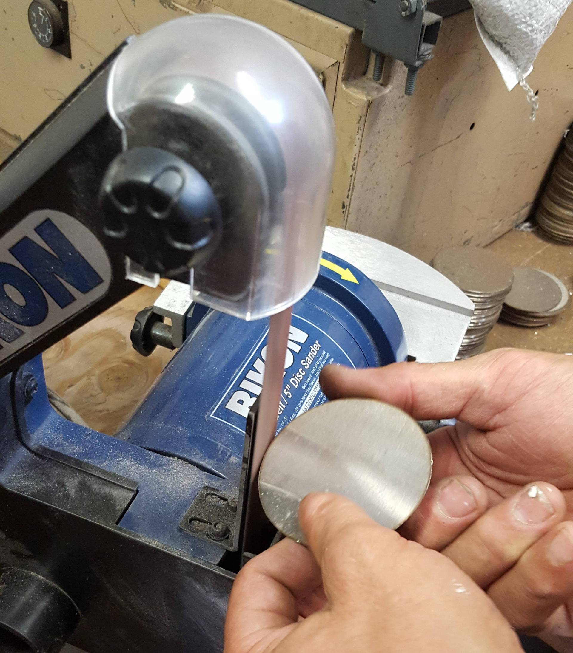 Burr Entfernung-Dick Gestanzt Artikel/Rand-Finish Auf Dicken Geschoren Artikel von centralsupplyinc