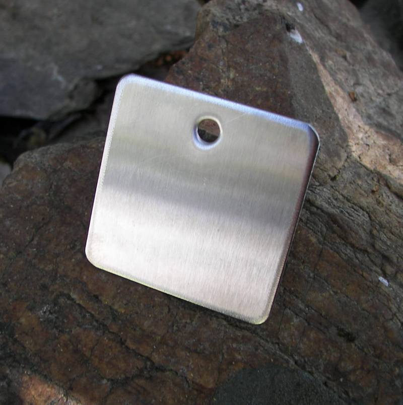 Fügen Sie Löcher in Aufgelisteten Stücken Hinzu von centralsupplyinc