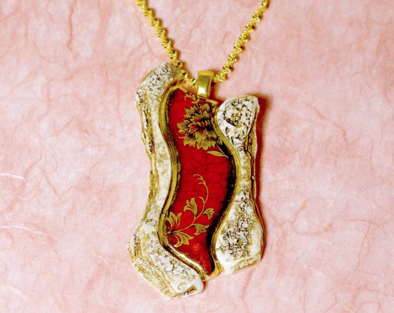 Keramik Roter Anhänger Mit Gold Filled Kette von ceramicOZ