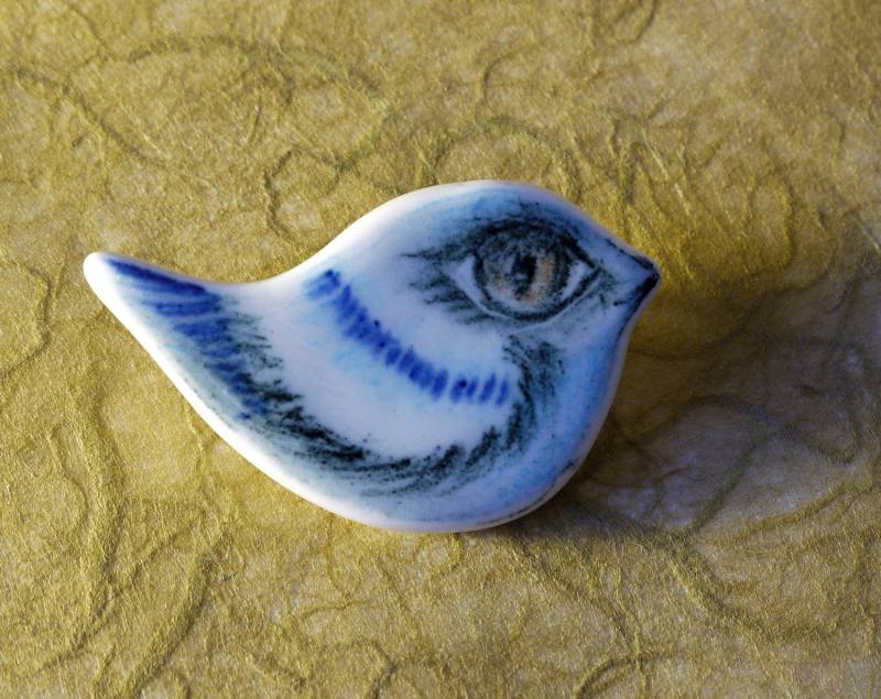 Sammlerstück Zeichnung Bleistift Blau Streifen Vogel Brosche Anstecknadel Ooak Sammlerstück Zeichnung Bleistift Blau Streifen Vogel Brosche Anstecknadel Ooak von ceramicOZ