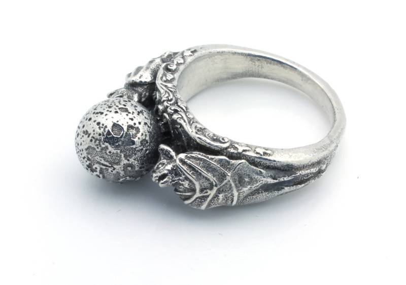 Fledermaus Und Mond Ring Silber Schmuck Gothic Goth Vollmond Fledermäuse Vampir Spiritueller Jungs Fledermaus Und Mond Ring Silber Schmuck Gothic Goth Vollmond Fledermäuse Vampir Spiritueller Jungs von cerriousdesign