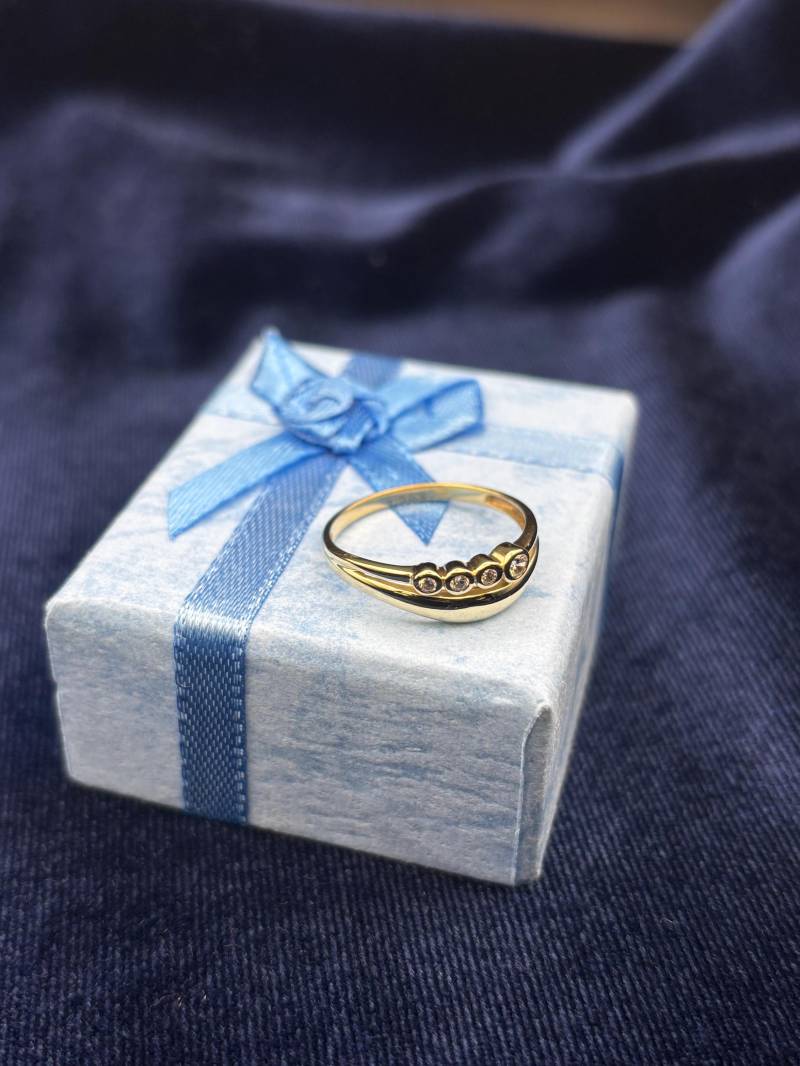 333 Gold Ring 18, 5mm Mit Kristallsteinchen - Eleganter Schmuck Aus Gelbgold, Zeitloser Designring Vintage Gr100 333 Gold Ring 18, 5mm Mit Kristallsteinchen - Eleganter Schmuck Aus Gelbgold, Zeitloser Designring Vintage Gr100 von chainsio