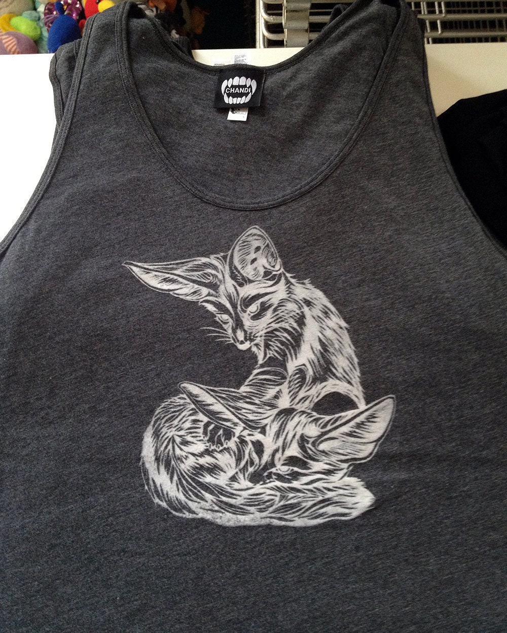 Fennec Foxes/Unisex Tank Heather Black von chandinyc