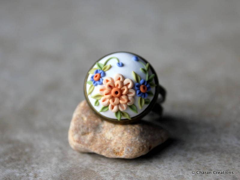 Schöner Polymer Clay Statement Ring in Weiss Und Pfirsich Schöner Polymer Clay Statement Ring in Weiss Und Pfirsich von charancreations