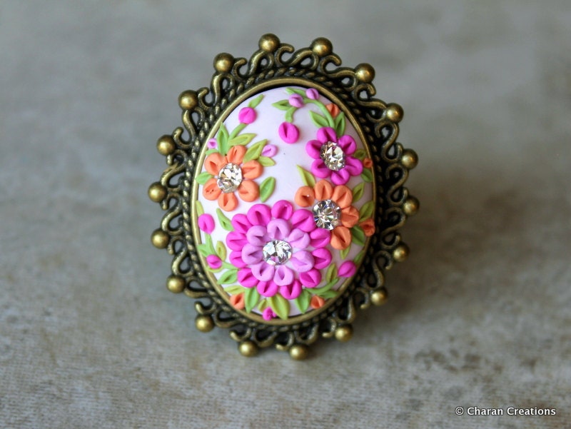 Schöner Statement Ring Mit Polymer Clay Applikation in Pink Und Orange Schöner Statement Ring Mit Polymer Clay Applikation in Pink Und Orange von charancreations