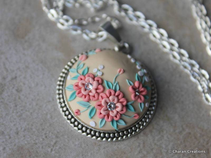Wunderschöne Polymer Clay Applikation Statement Anhänger Halskette in Pfirsich, Mint Und Beige Wunderschöne Polymer Clay Applikation Statement Anhänger Halskette in Pfirsich, Mint Und Beige von charancreations