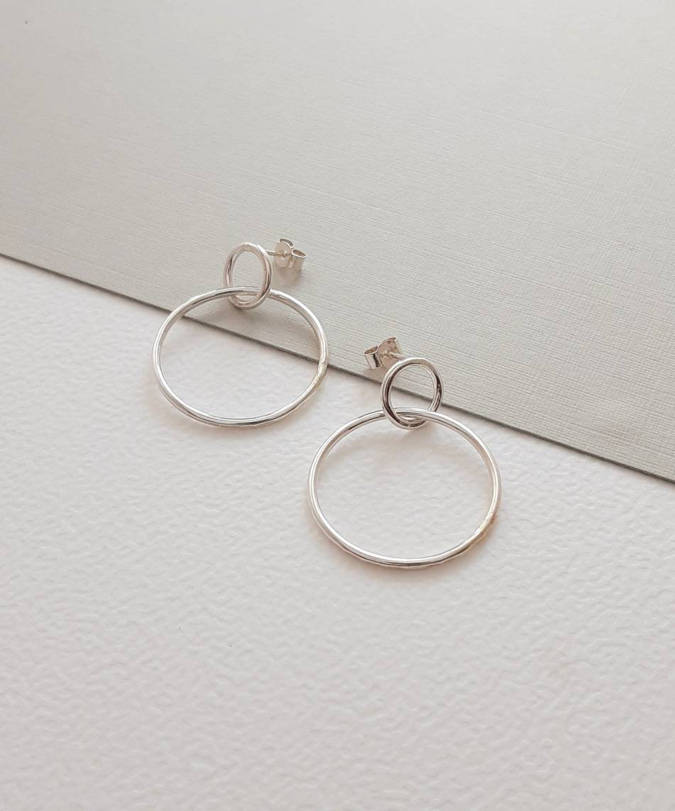 Gehämmerte Kreise Ohrringe - 925 Silber Doppelkreis Handgemacht in Großbritannien Gehämmerte Kreise Ohrringe - 925 Silber Doppelkreis Handgemacht in Großbritannien von charissutehall
