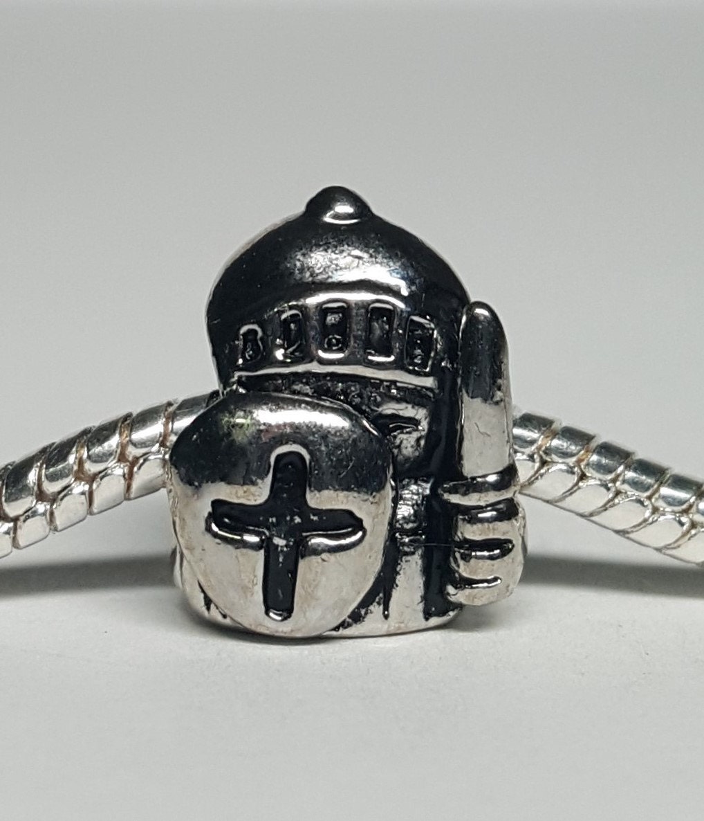 Ein Silberfarbener Ritter-Anhänger Für Armbänder Ein Silberfarbener Ritter-Anhänger Für Armbänder von charmco