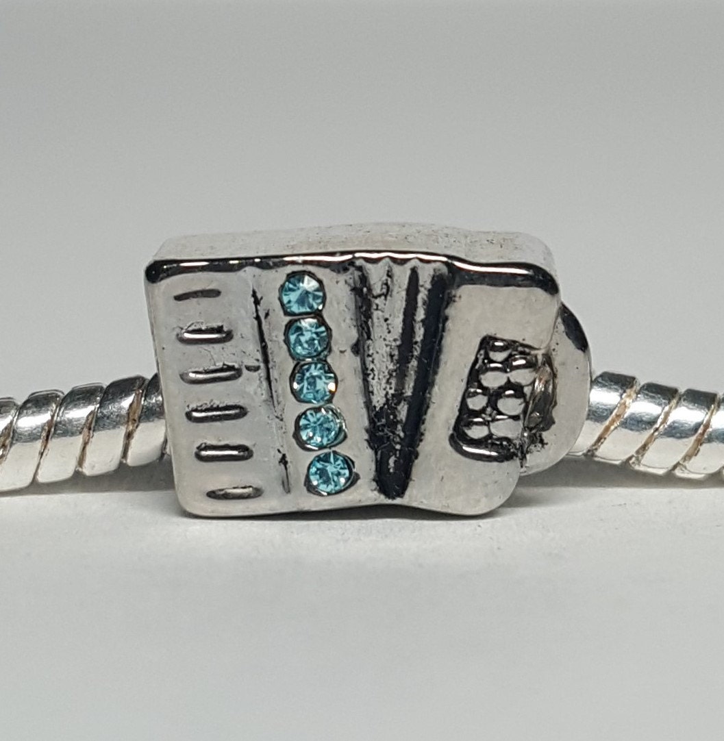 Silber Akkordeon Mit Blauen Strass Anhänger Für Armbänder Silber Akkordeon Mit Blauen Strass Anhänger Für Armbänder von charmco