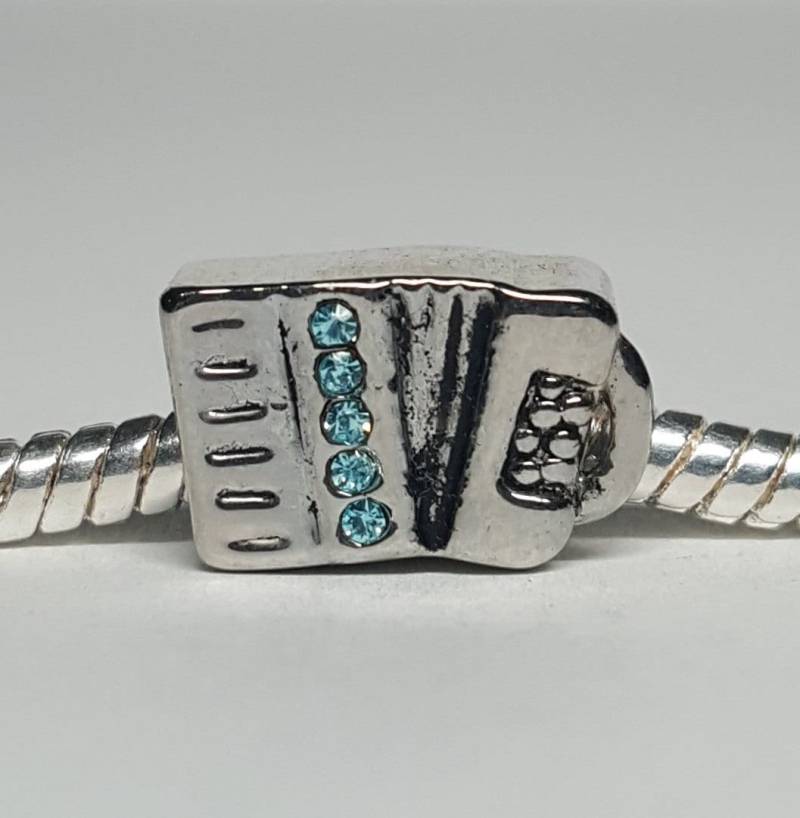 Silber Akkordeon Mit Blauen Strass Anhänger Für Armbänder Silber Akkordeon Mit Blauen Strass Anhänger Für Armbänder von charmco