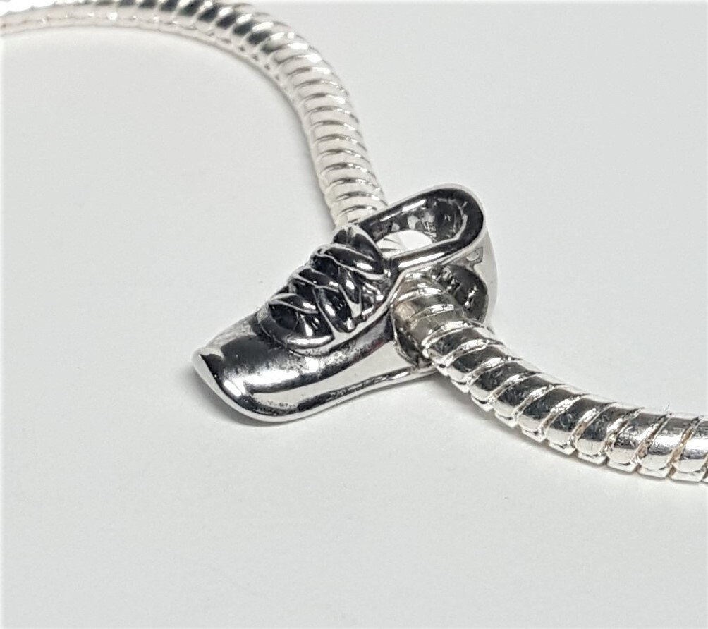 Silber Sneaker Charm Anhänger Für Armbänder Silber Sneaker Charm Anhänger Für Armbänder von charmco