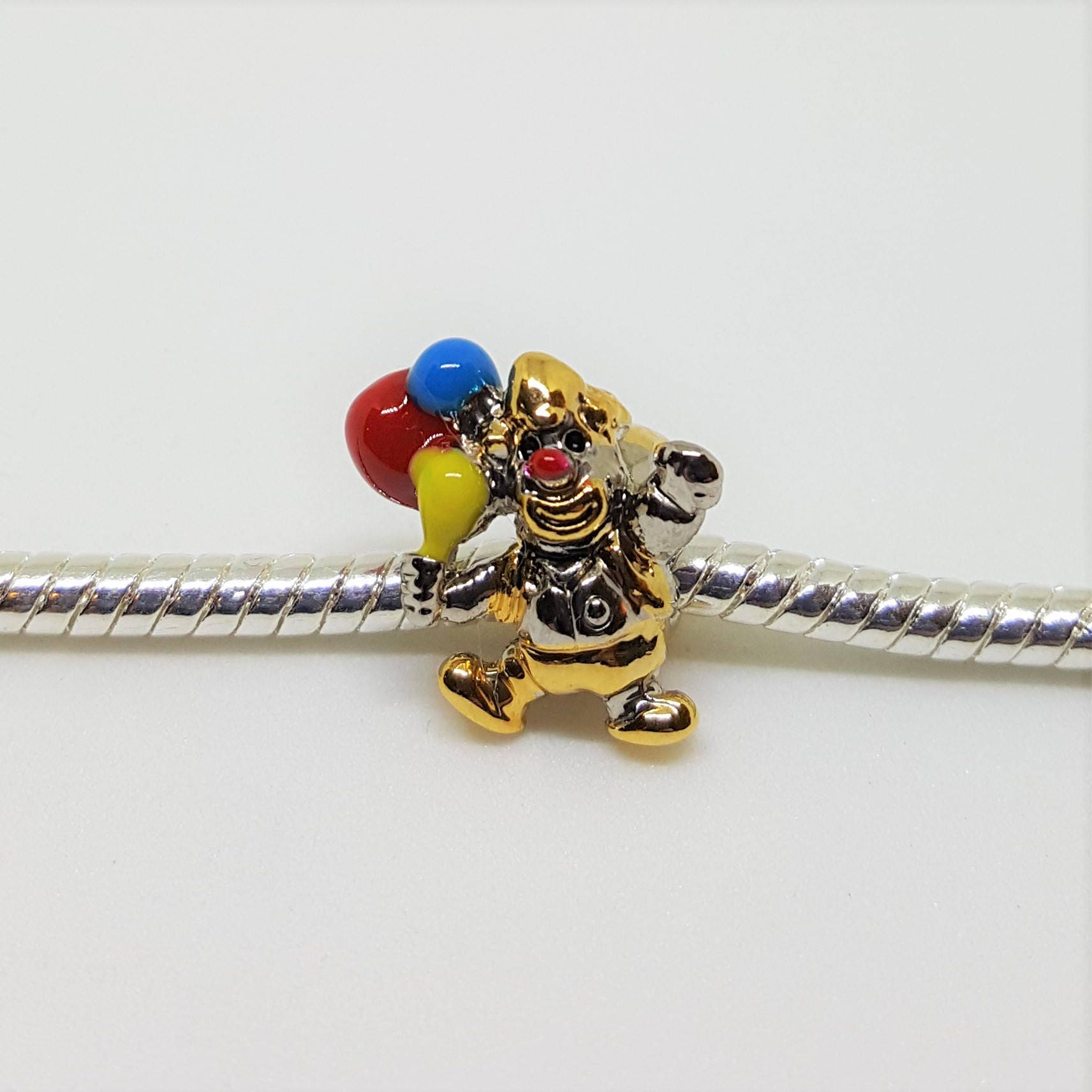 Zweifarbiger Clown Anhänger Für Armbänder Zweifarbiger Clown Anhänger Für Armbänder von charmco