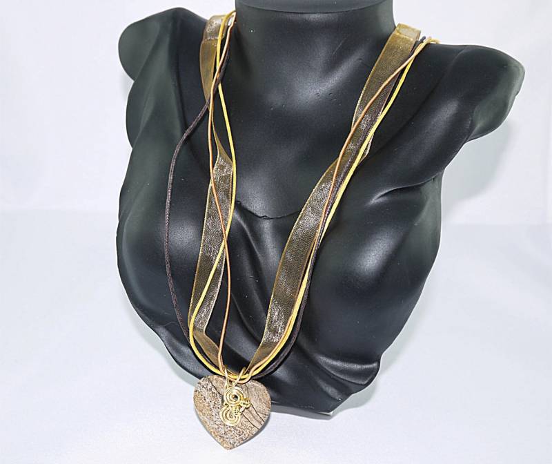 Jaspe Herz Anhänger Echte Landschaft, Steinstein, Vergoldete Messing-Reittier von charmescreations