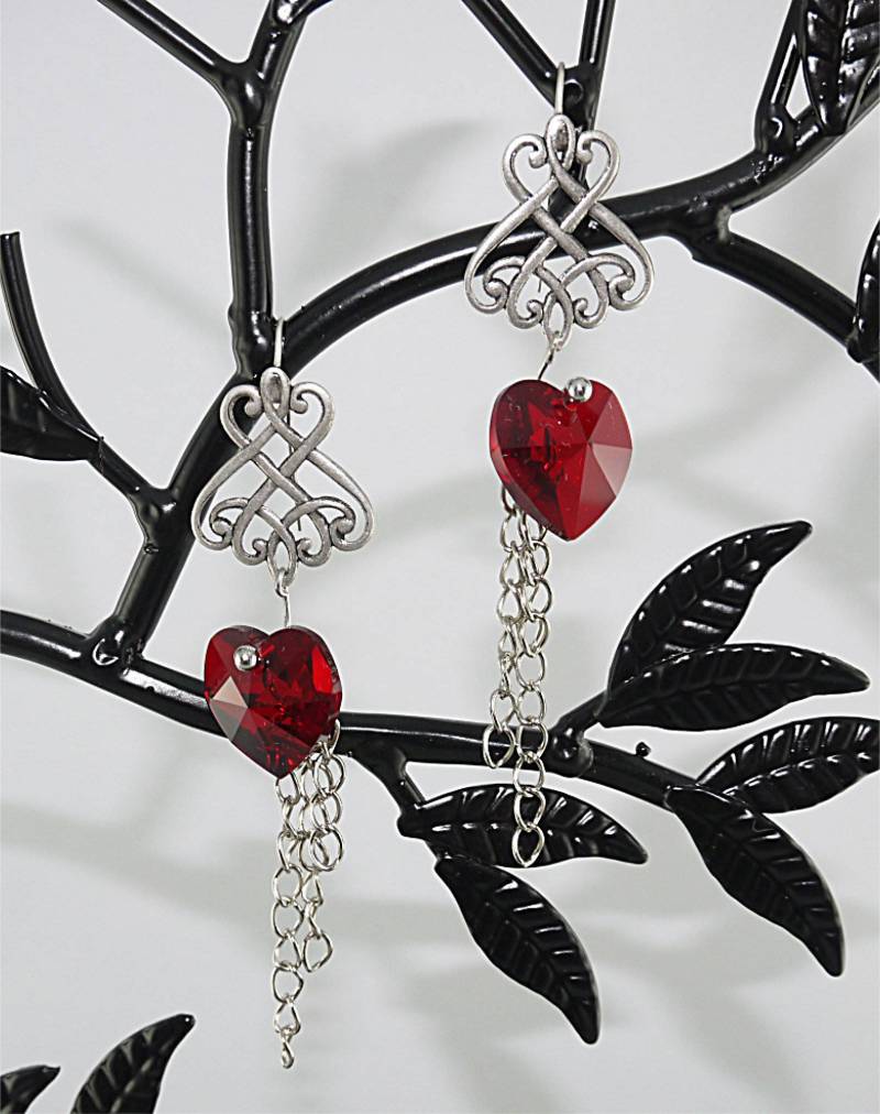 Schnallen Aus Ohren Silber Im Alter Von Metall, Herz Rot Swarovski Kristall Und Kette Schnallen Aus Ohren Silber Im Alter Von Metall, Herz Rot Swarovski Kristall Und Kette von charmescreations