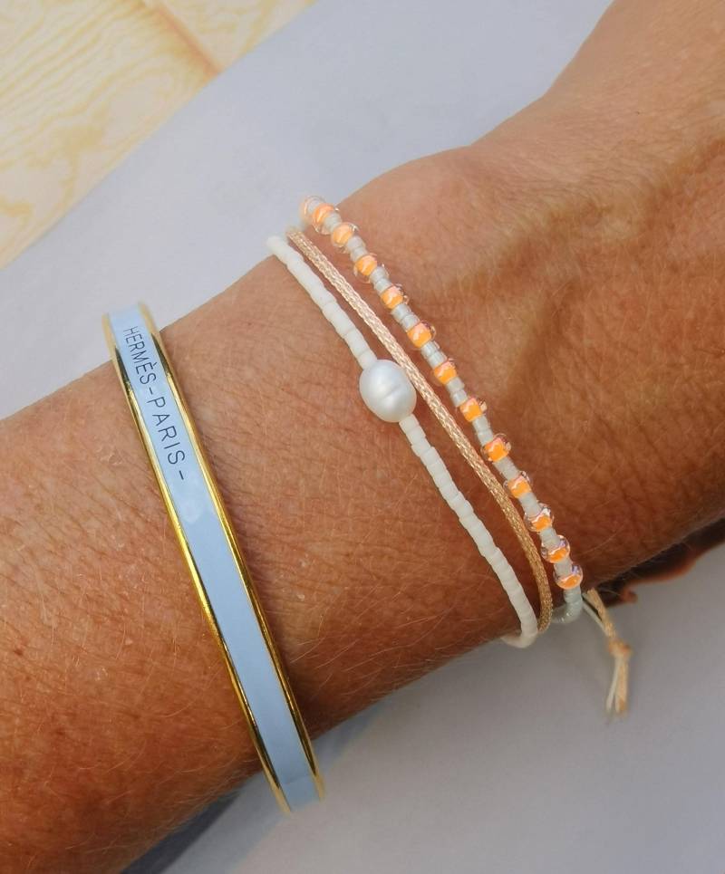 Armband Dreireihig Boho - Miyuki Glasperlen Eisblau Creme Zart Neon Süßwasserperle Armband Dreireihig Boho - Miyuki Glasperlen Eisblau Creme Zart Neon Süßwasserperle von charmone