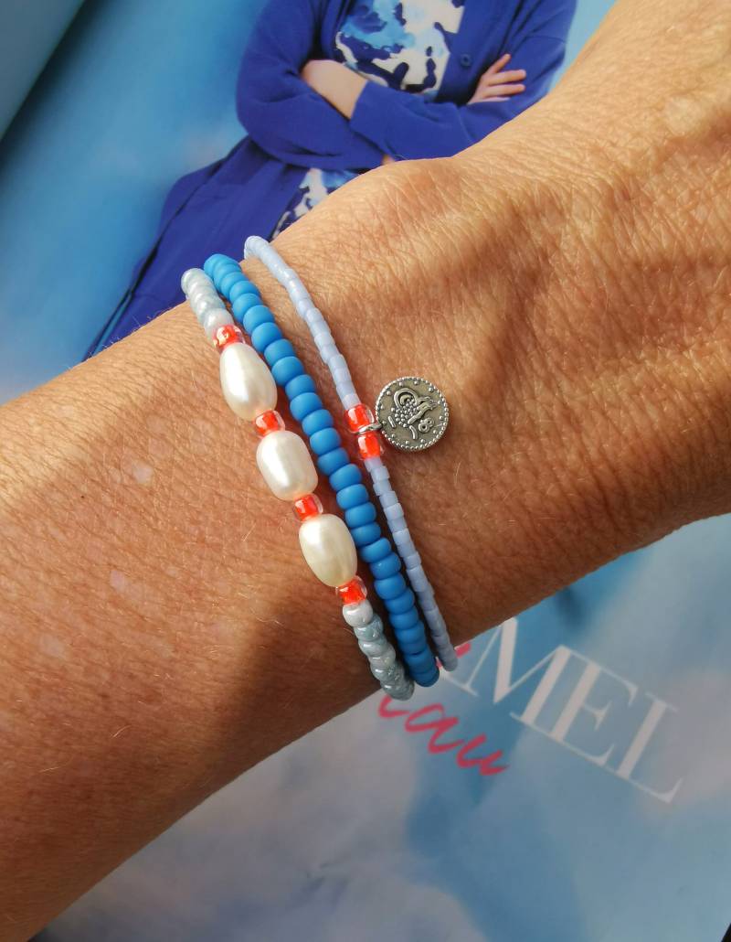 Armband Dreireihig Boho - Münze Glasperlen Seed Beads Blau Neon Orange von charmone