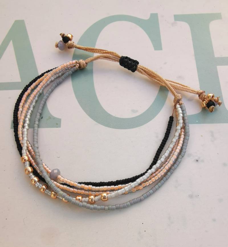 Armband Mehrreihig - Boho Miyuki Glasperlen Sea Coral Grau Schwarz von charmone