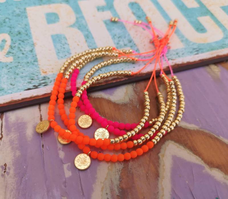 Armband - Münze Zart Neon Pink Gelb Grün Orange Farbwahl Goldfarben von charmone
