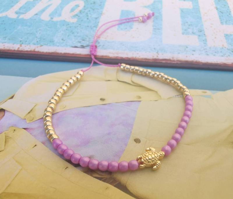 Armband - Schildkröte Zart Neon Orchid Flieder Goldfarben von charmone