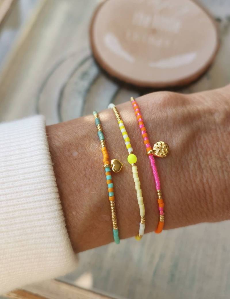 Armband Set 3-Teilig - Miyuki Beads Zart Neon Freundschaftsband Herz Goldfarben von charmone