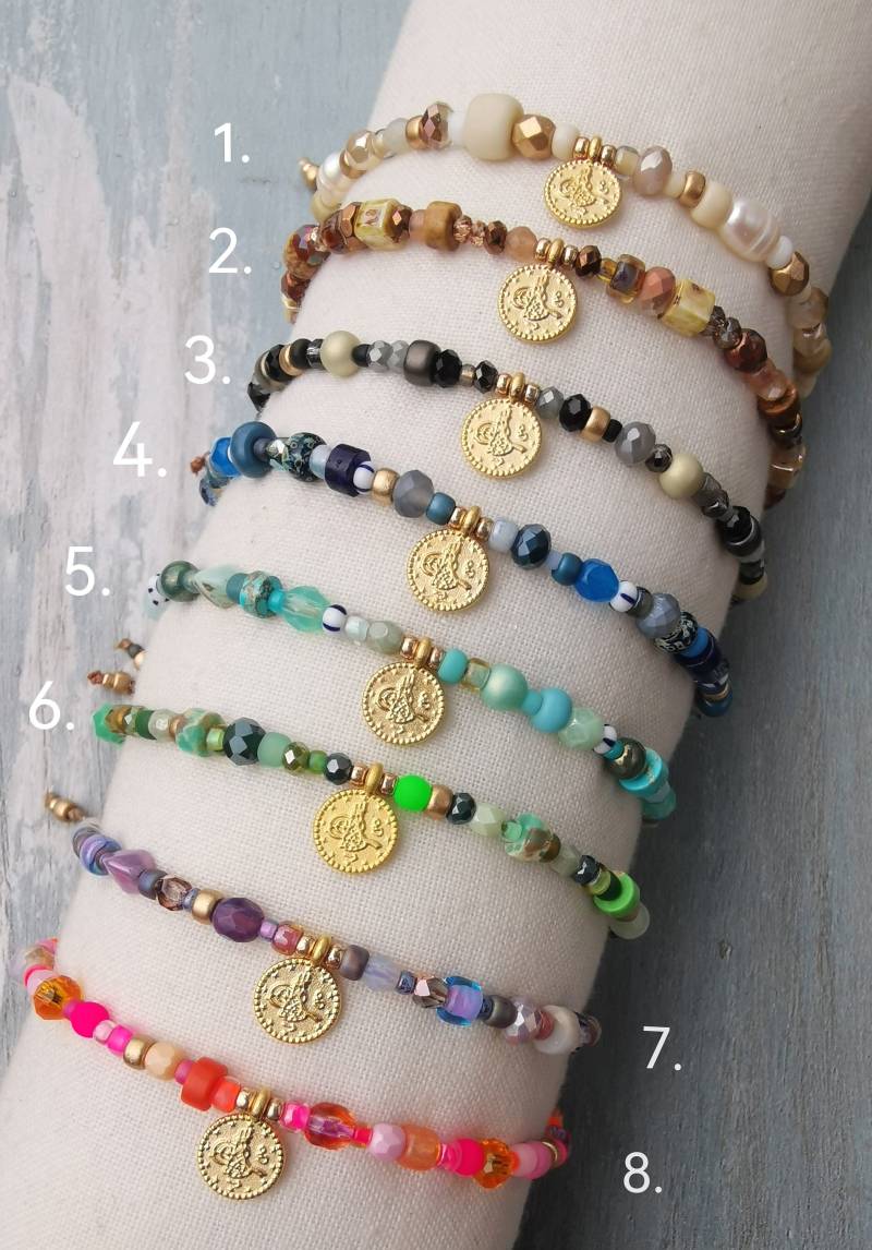 Armband Zart - Farbwahl Facettierte Glasperlen Boho Münze von charmone